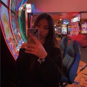 Meet your Posher, Angelina